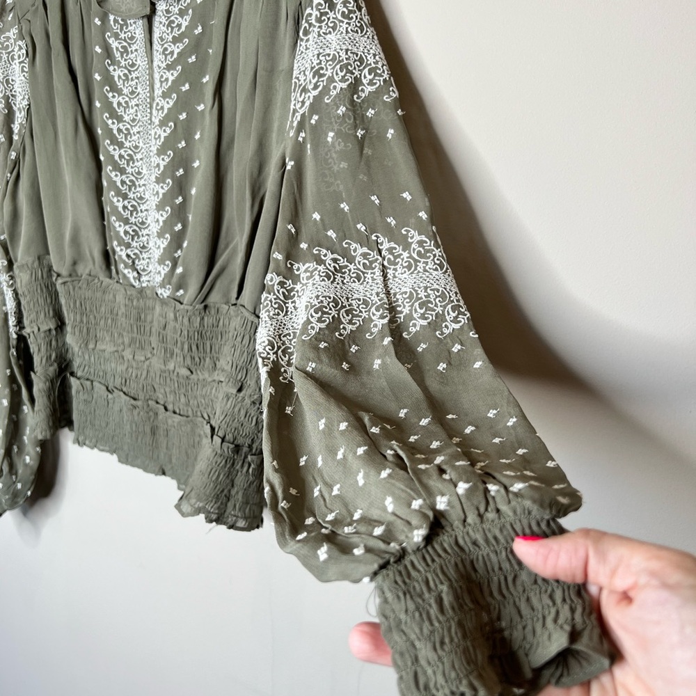 NWT Anthropologie Embroidered Puff Sleeve Blouse💋 - Picture 3 of 8